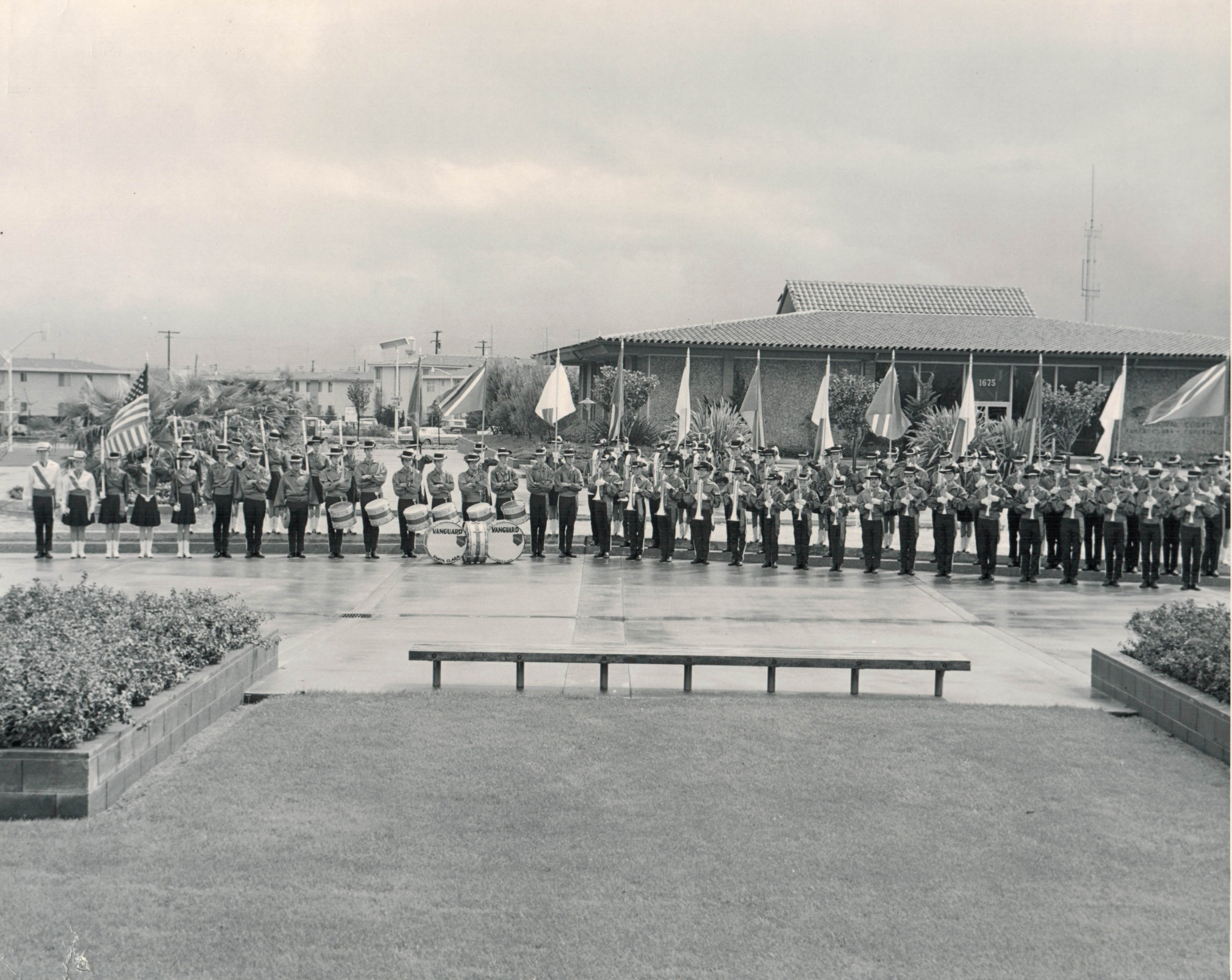 1968-SCV-Group-Photo-City-Hall