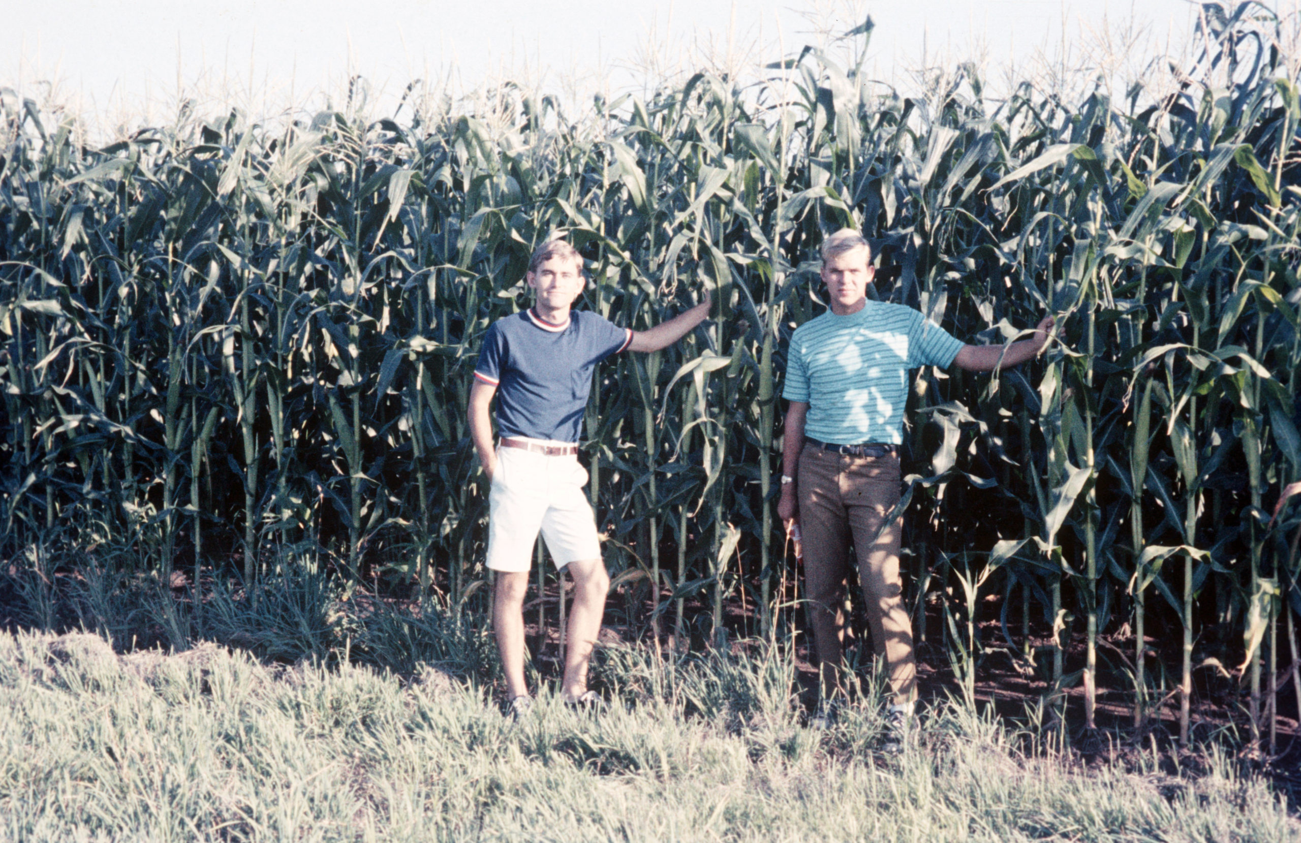 1969-0708-12-FB-Dan-George-Iowa-Feed-Corn