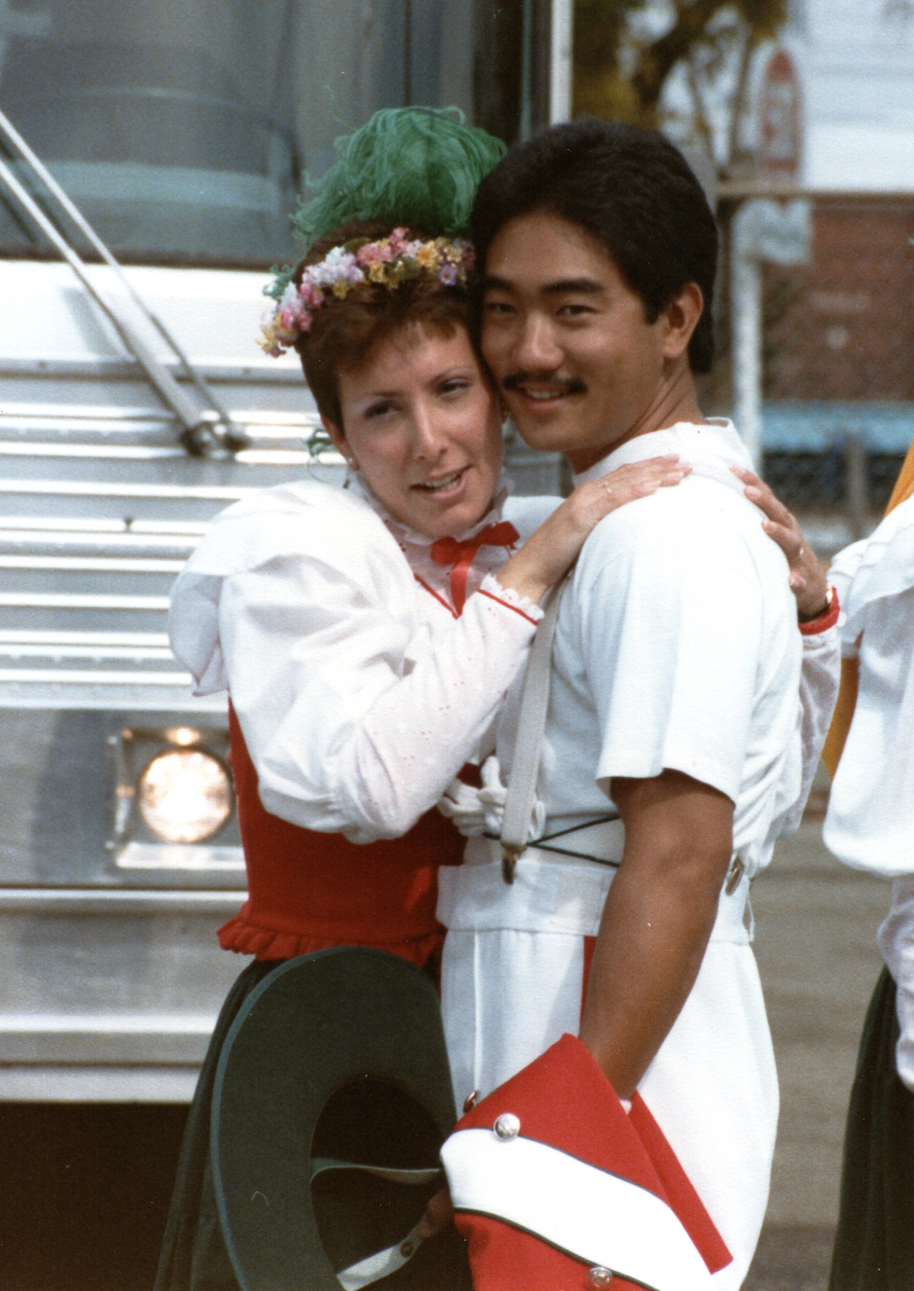kono_85_SCV_GrnFethr_Parade_001