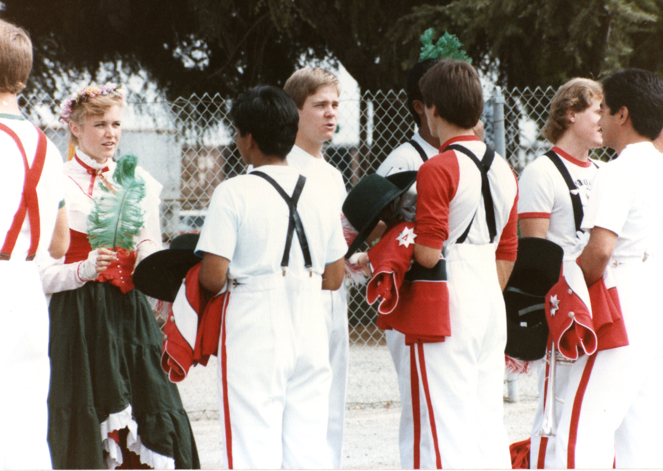 kono_85_SCV_GrnFethr_Parade_006