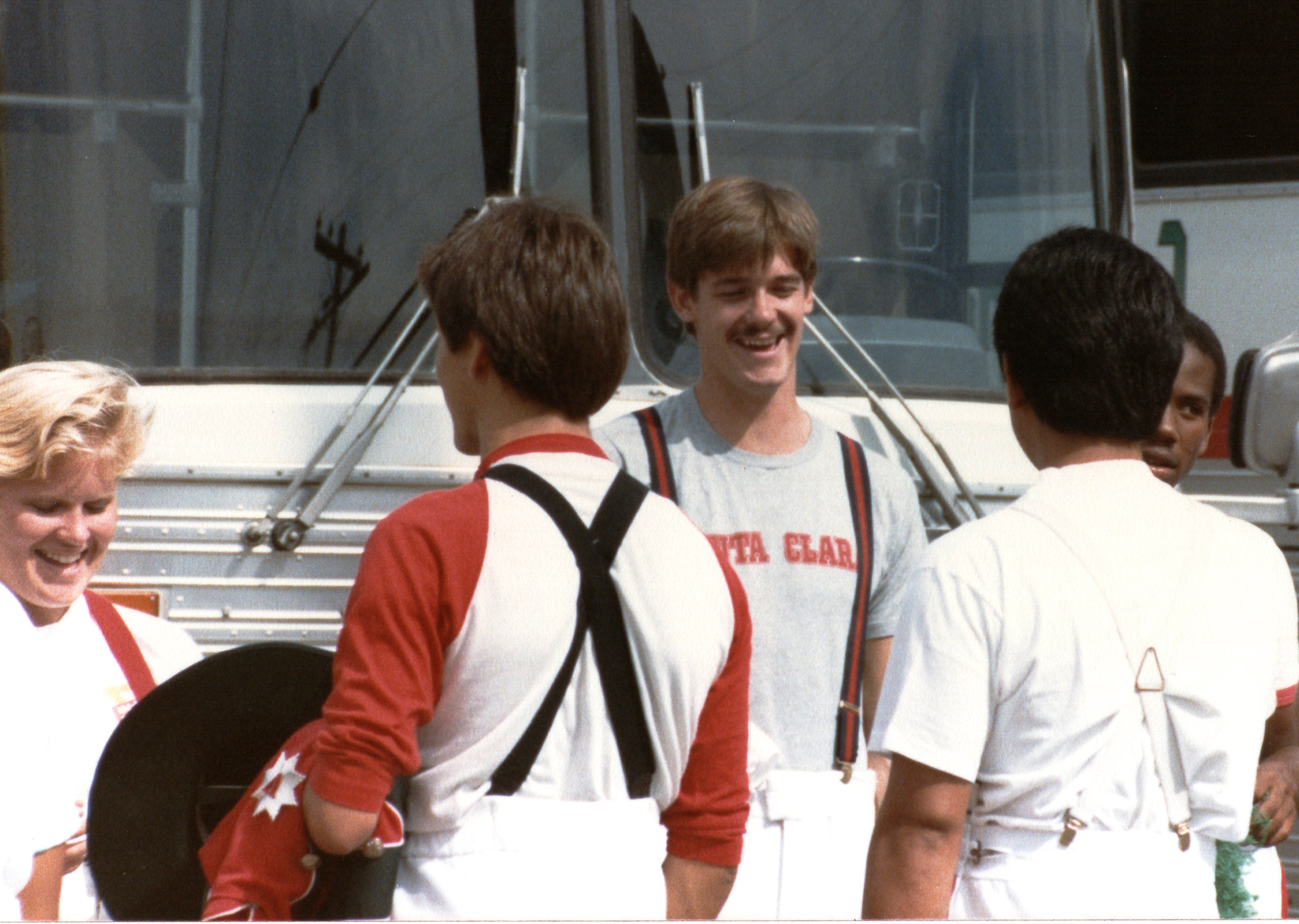 kono_85_SCV_GrnFethr_Parade_010