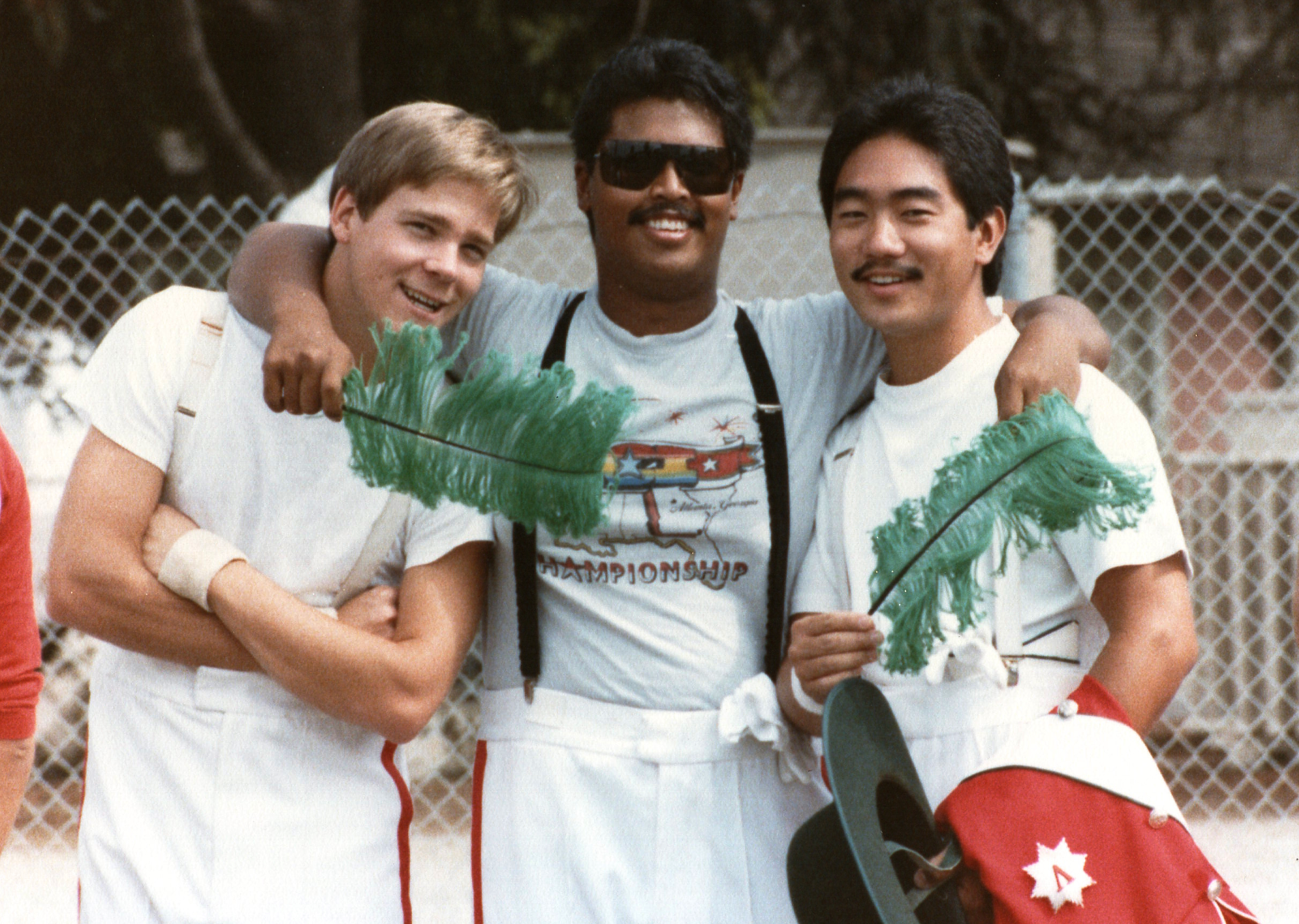 kono_85_SCV_GrnFethr_Parade_012