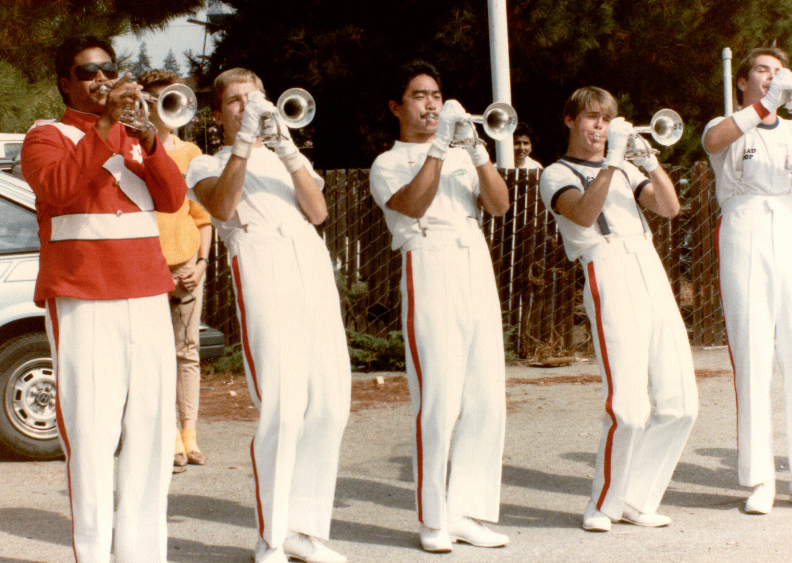 kono_85_SCV_GrnFethr_Parade_019