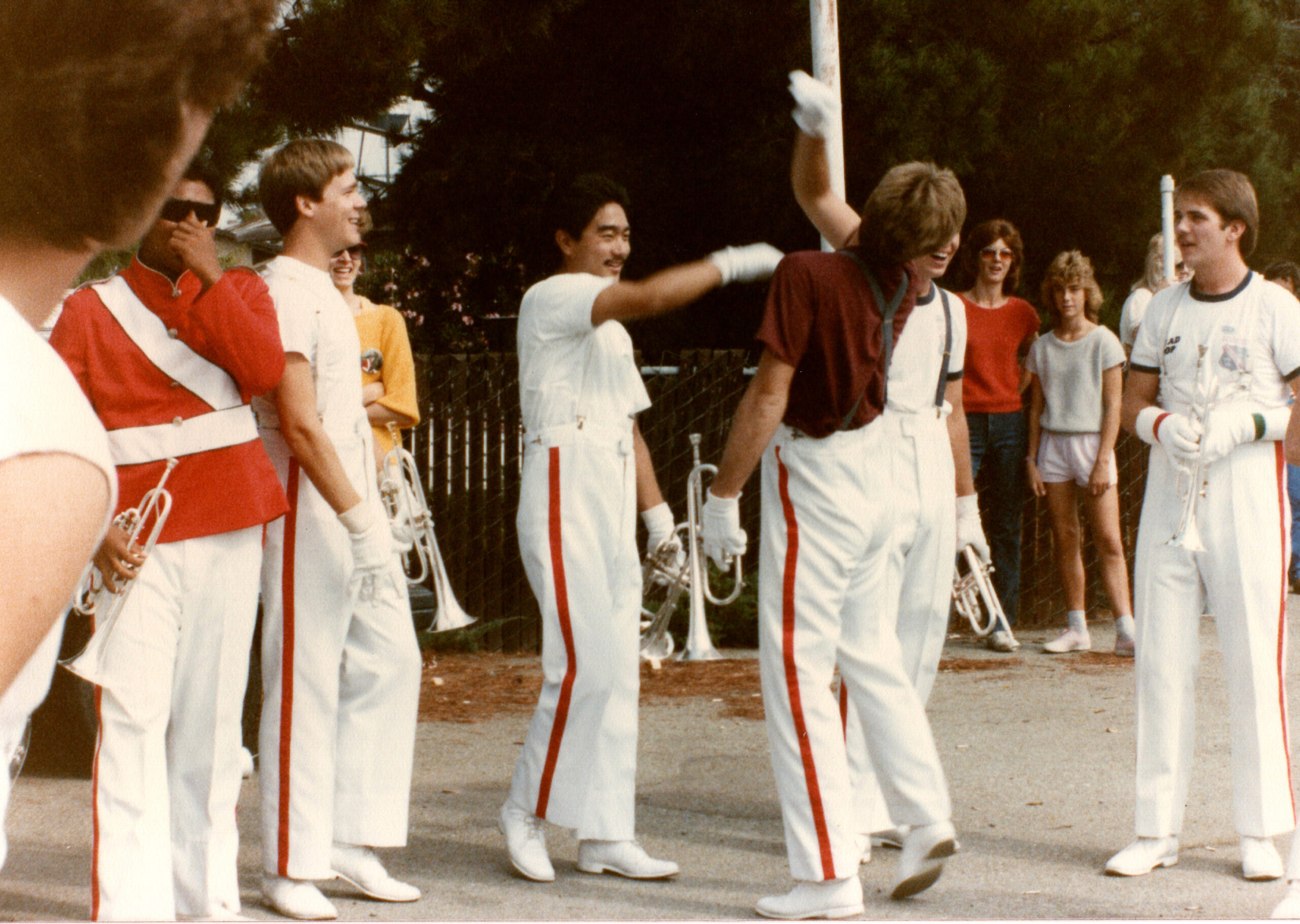 kono_85_SCV_GrnFethr_Parade_021