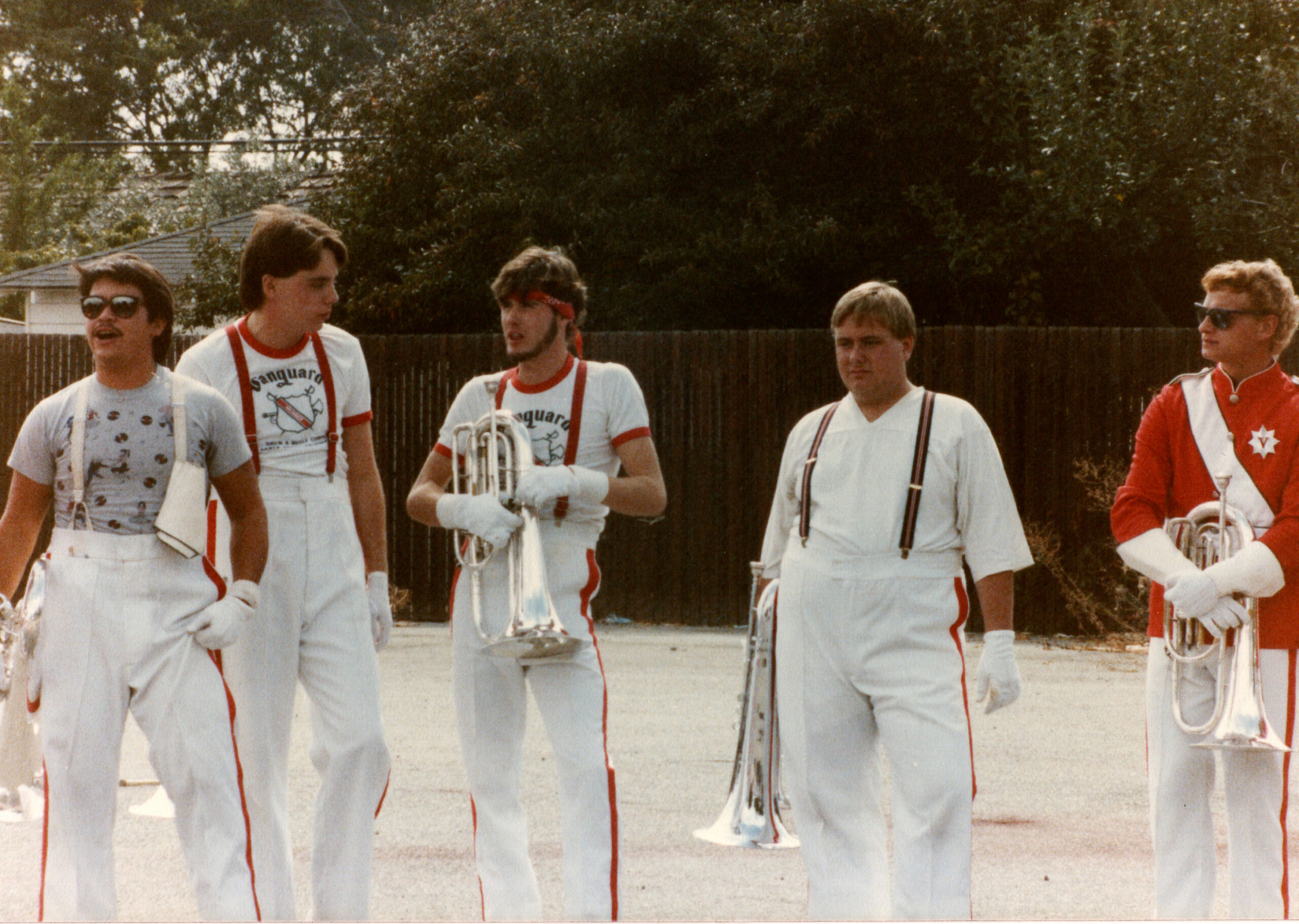 kono_85_SCV_GrnFethr_Parade_022