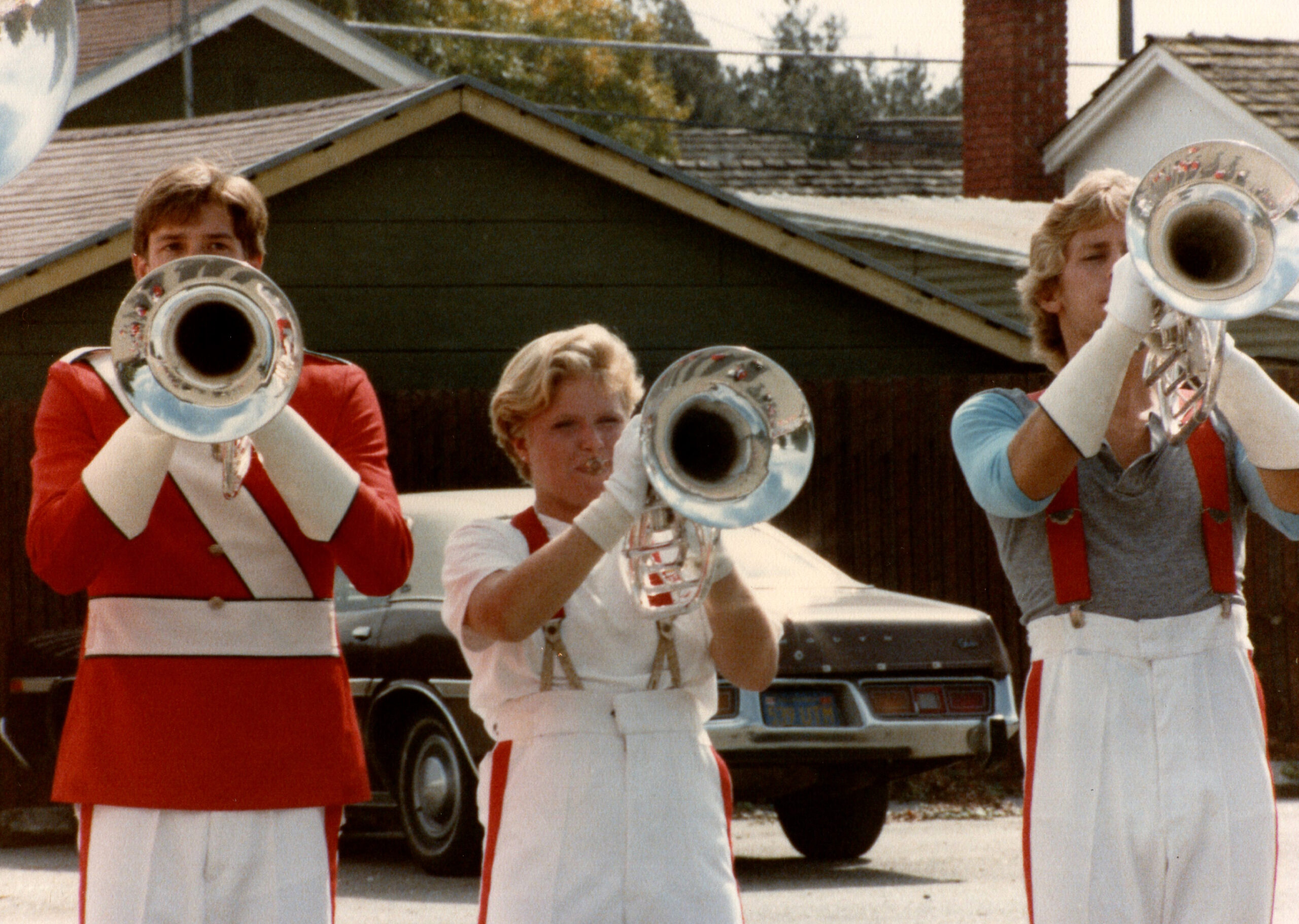 kono_85_SCV_GrnFethr_Parade_023