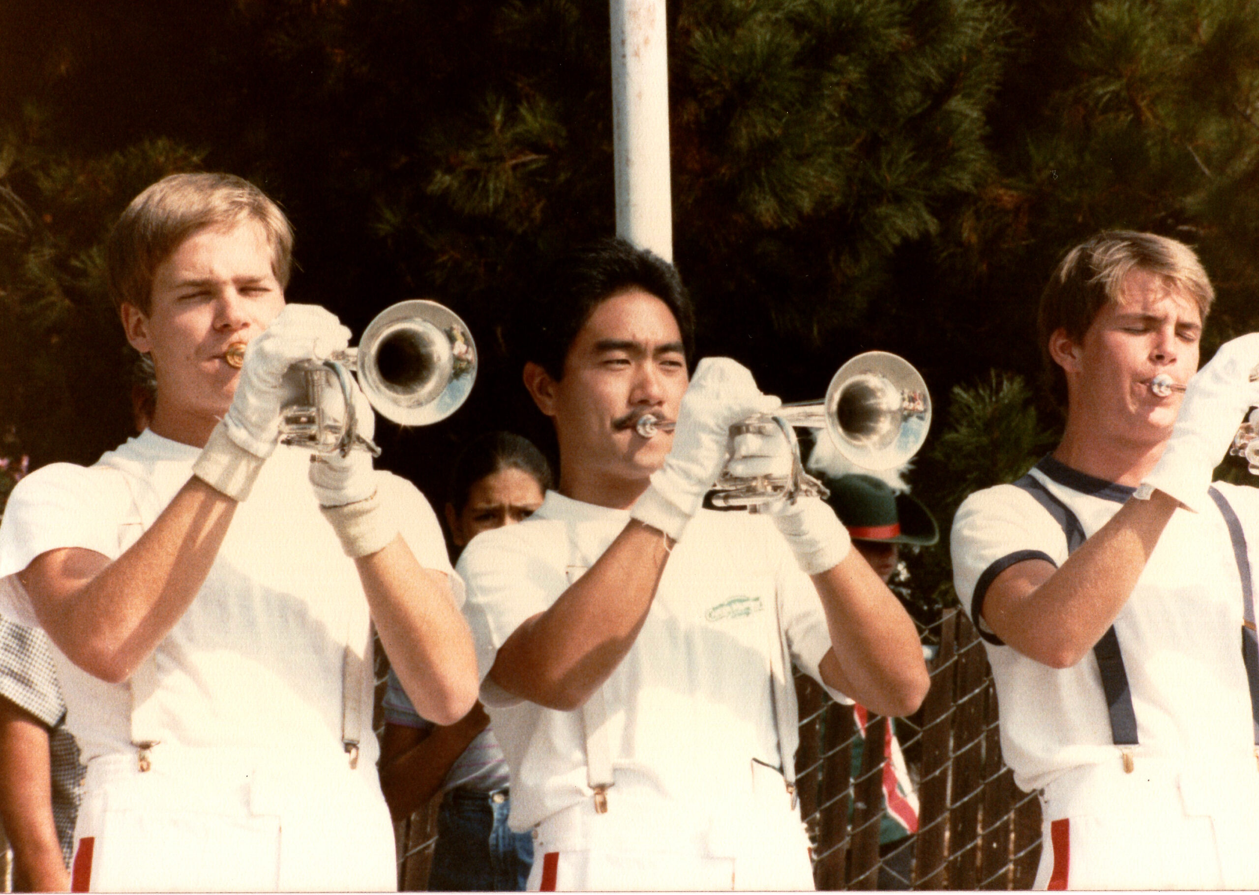 kono_85_SCV_GrnFethr_Parade_027