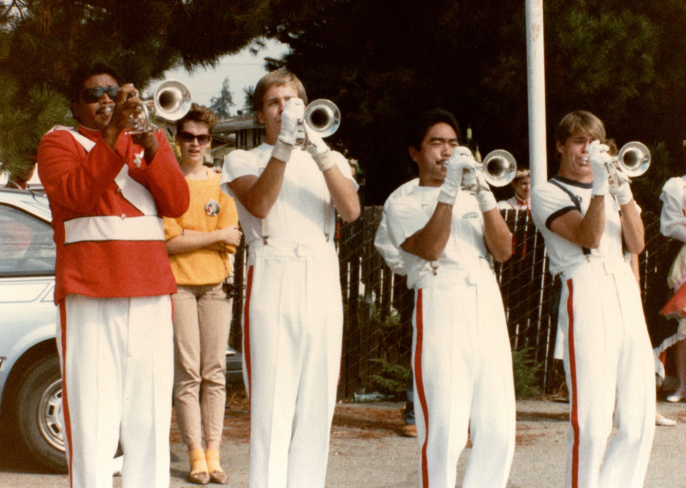 kono_85_SCV_GrnFethr_Parade_028