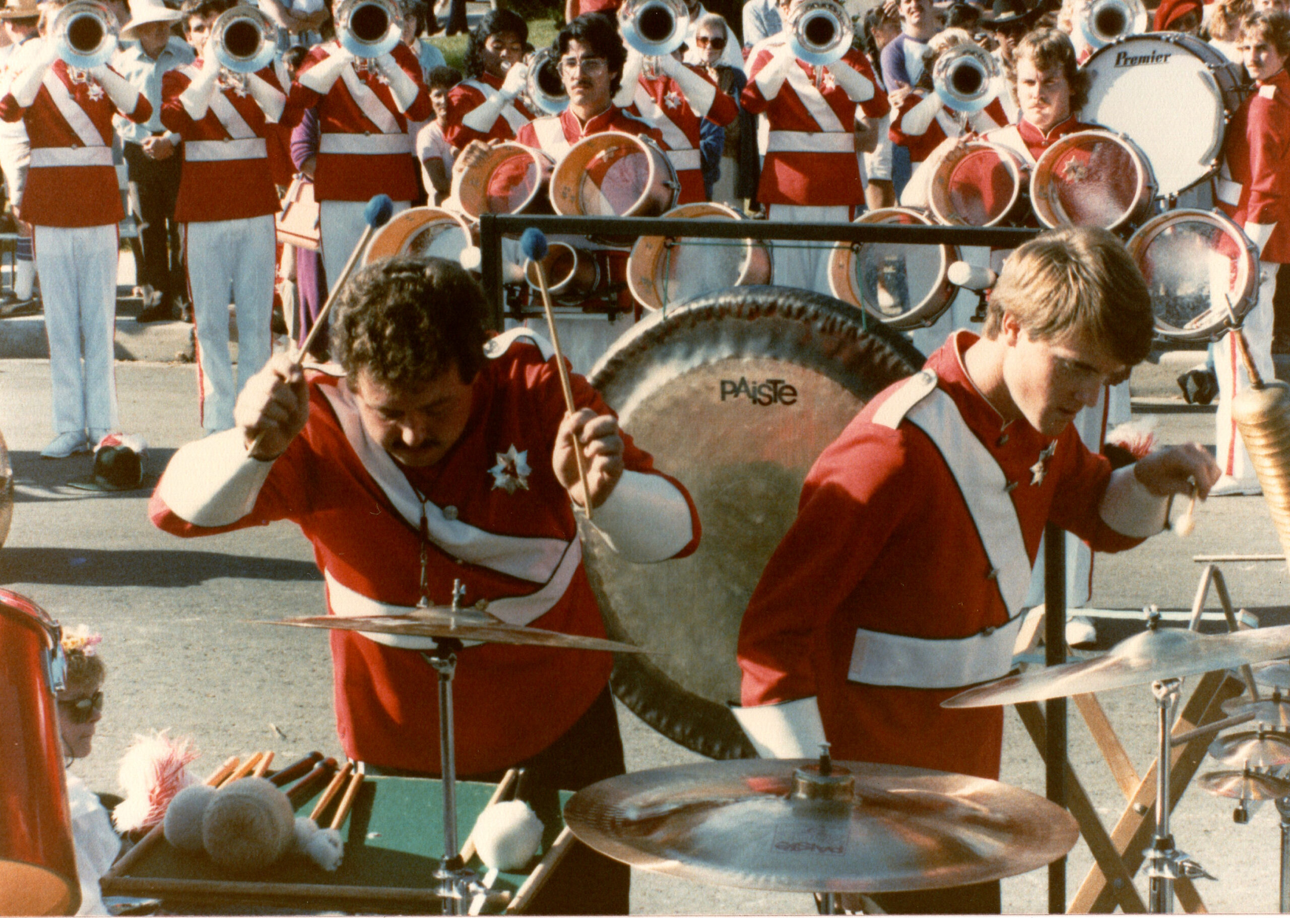 kono_85_SCV_GrnFethr_Parade_035