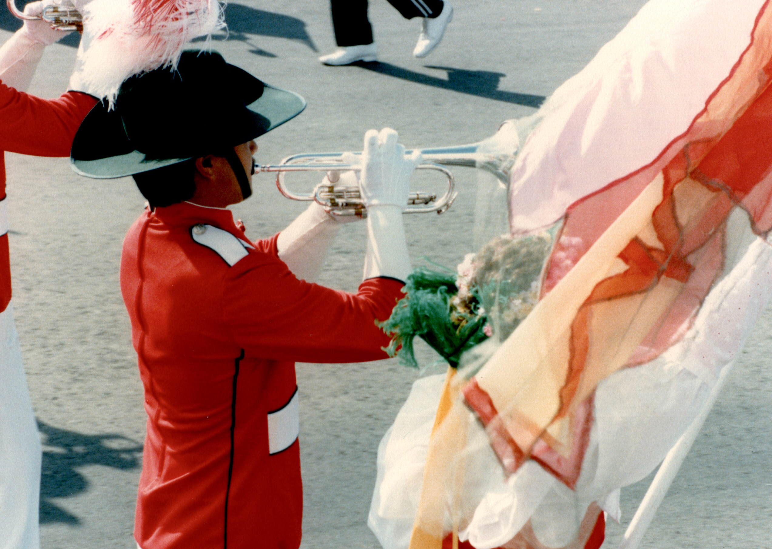 kono_85_SCV_GrnFethr_Parade_046